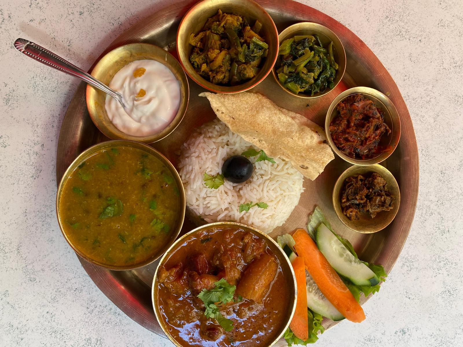 Khana thali from above